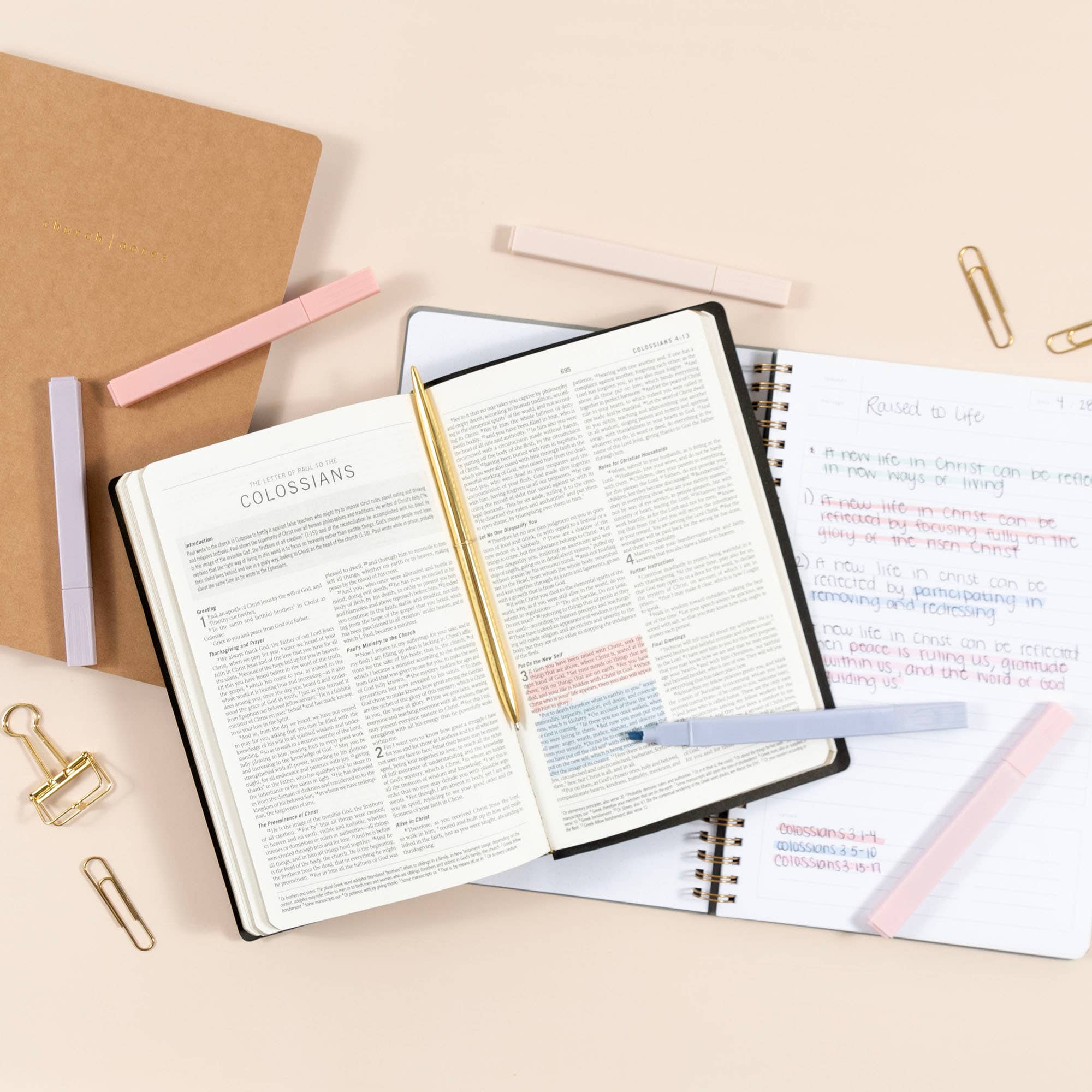 Pastel highlighters in soft shades, an alternative to neon