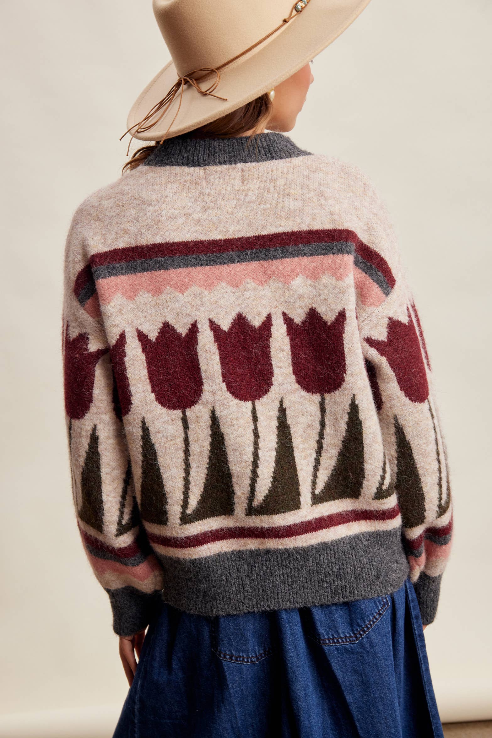 Tulip Pattern Knit Sweater in Charcoal – 9